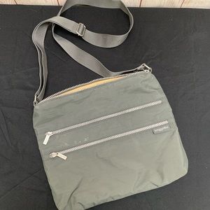 Bagg crossbody purse